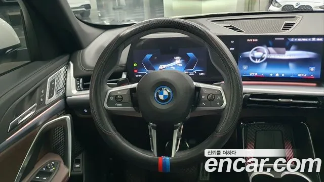 BMW iX1 U11 — Фото автомобиля 13