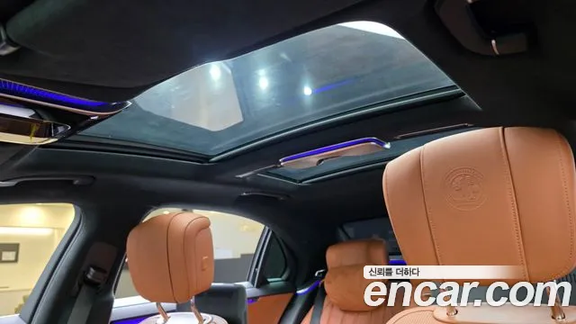 Mercedes-Benz S-Class — Фото автомобиля 24