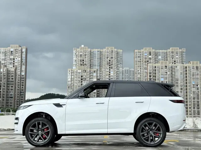 Land Rover Range Rover Sport — Фото автомобиля 13