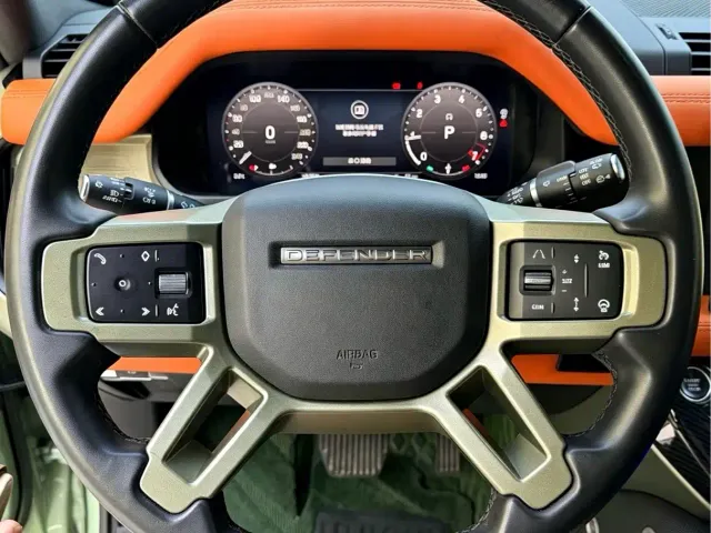 Land Rover Defender — Фото автомобиля 7