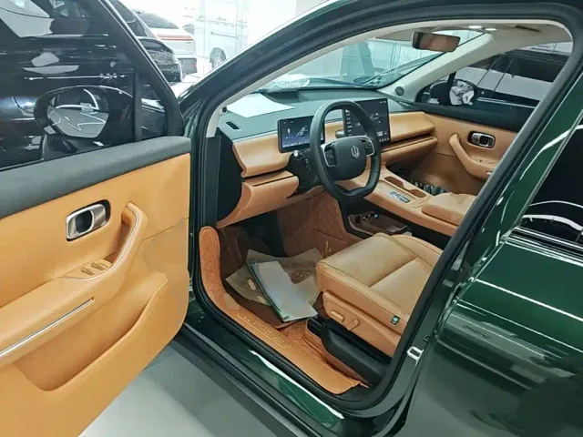 Leapmotor C16 — Фото автомобиля 15