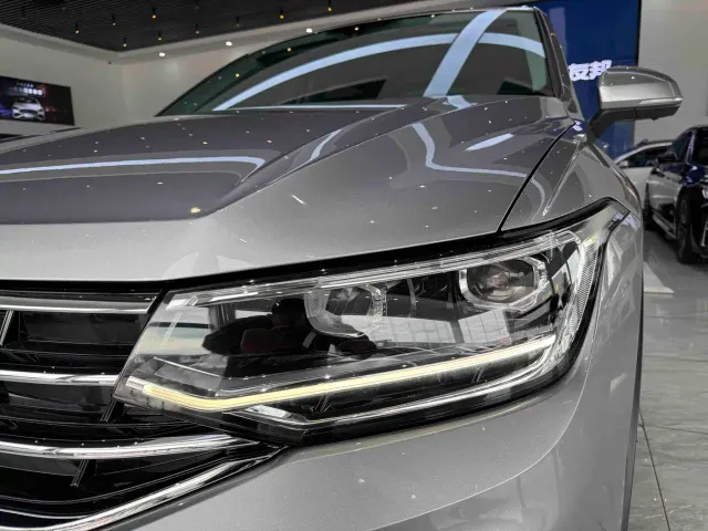 Volkswagen Tiguan L — Фото автомобиля 13