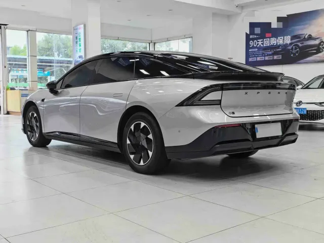 Xpeng P7+ — Фото автомобиля 7