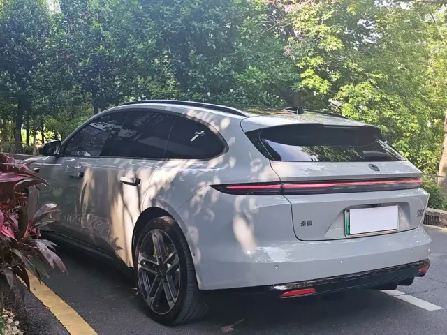 Nio ET5 Touring — Фото автомобиля 4