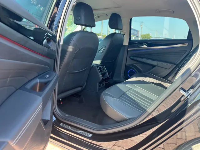 Volkswagen Passat — Фото автомобиля 8