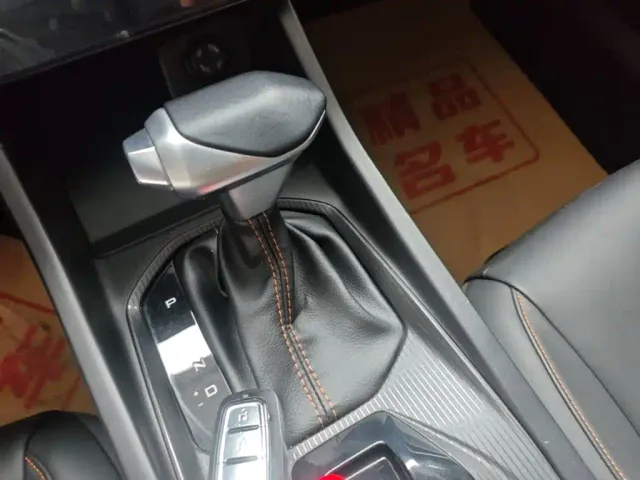 Dongfeng Yixuan — Фото автомобиля 13