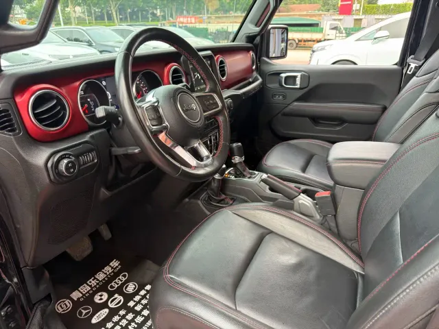 Jeep Wrangler — Фото автомобиля 7