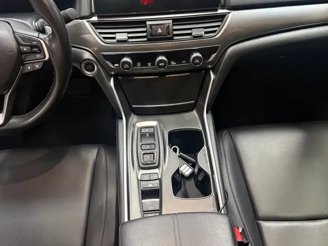 Honda Accord — Фото автомобиля 16