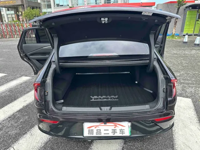 Wuling Starlight — Фото автомобиля 18