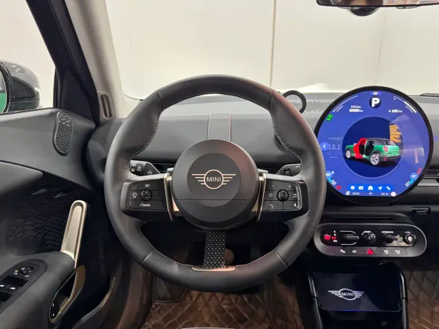 MINI Electric MINI ACEMAN — Фото автомобиля 12