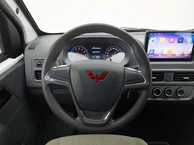 Wuling Yangguang — Фото автомобиля 11