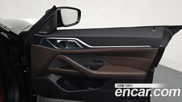 BMW i4 — Фото автомобиля 23