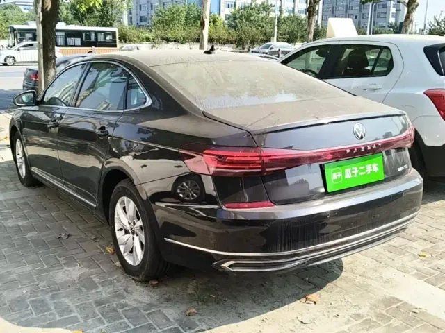 Volkswagen Passat — Фото автомобиля 4
