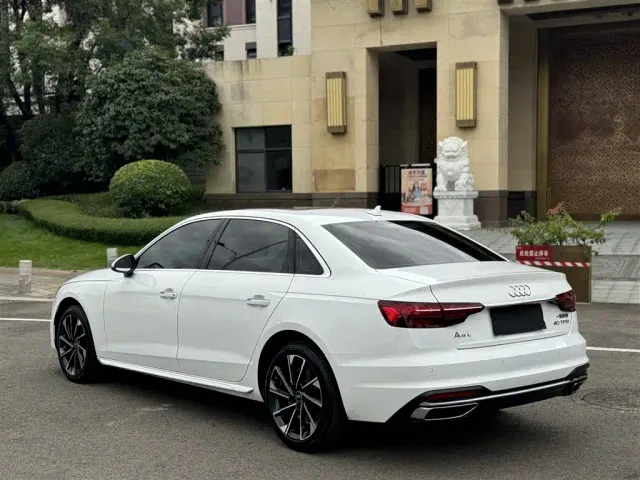 Audi A4L — Фото автомобиля 19