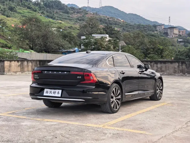 Volvo S90 — Фото автомобиля 14