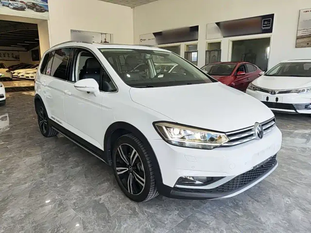Volkswagen Touran — Фото автомобиля 3