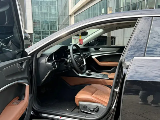 Audi A7L — Фото автомобиля 4