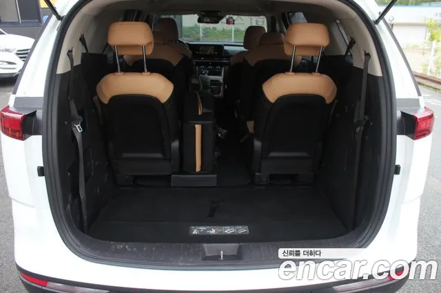 Kia Canival Carnival 4 поколение Бензин 11 мест Prestige — Фото автомобиля 6