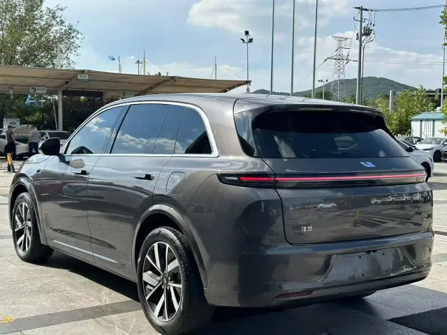 Li Auto L7 — Фото автомобиля 6