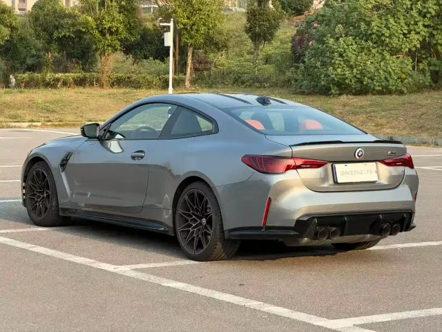 BMW M4 — Фото автомобиля 3