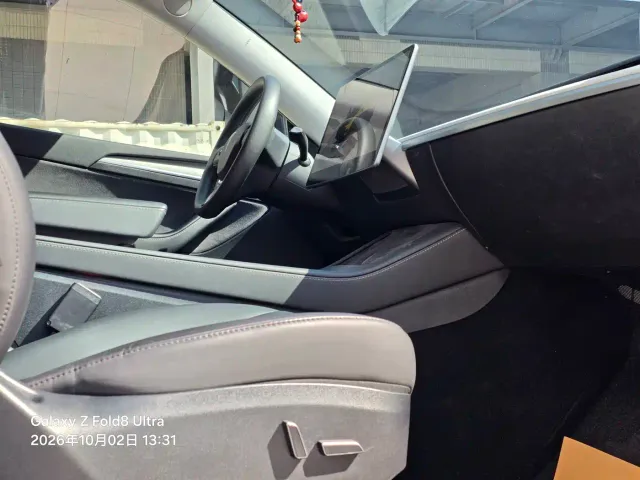 Tesla Model Y — Фото автомобиля 5
