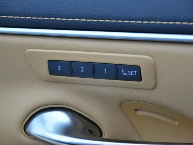 Lexus ES — Фото автомобиля 11