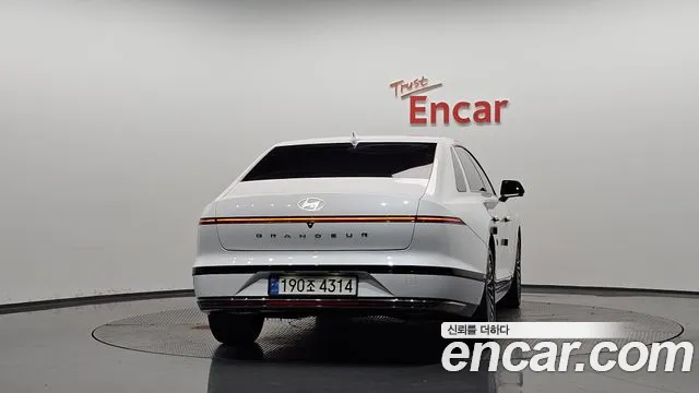 Hyundai Grandeur GN7 — Фото автомобиля 4