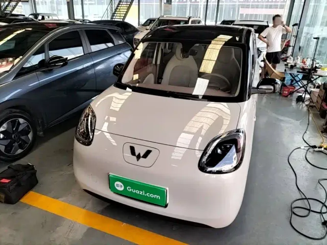 Фотография автомобиля — Wuling Hongguang Mini EV