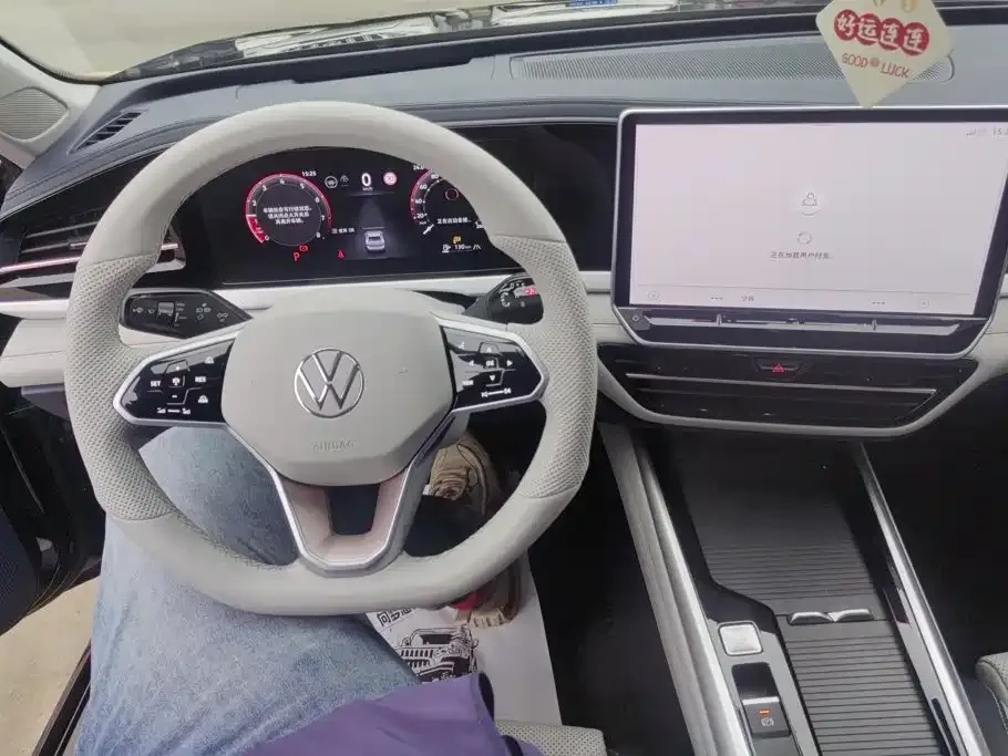 Volkswagen Passat 2025 Pro 380TSI Starlight Dragon Glory Edition — Фото автомобиля 12