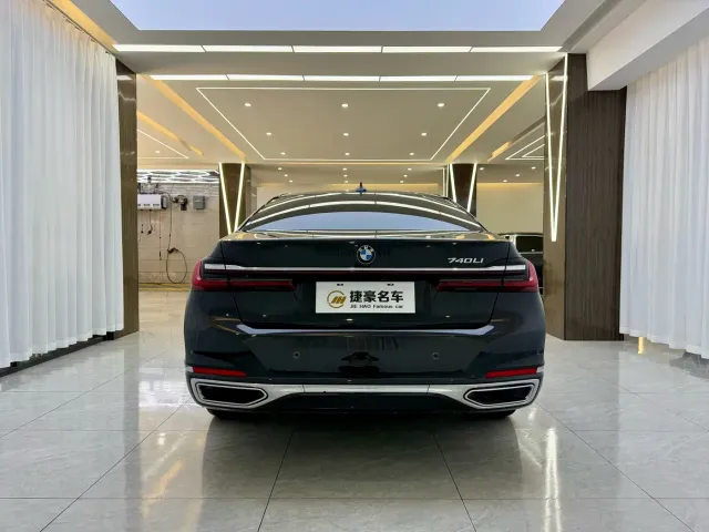 BMW 7 Series — Фото автомобиля 14