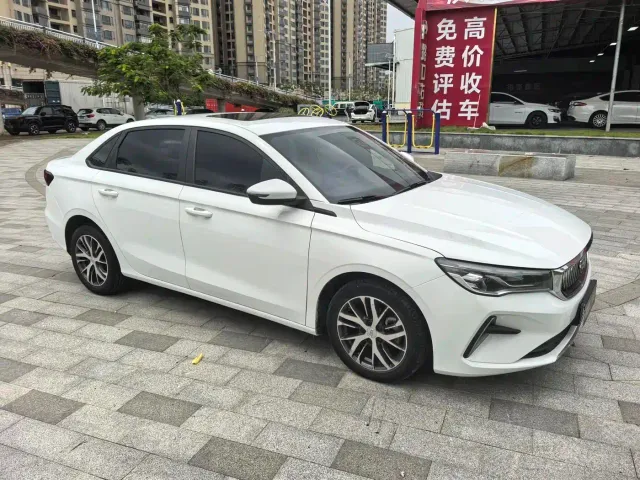 Geely Emgrand — Фото автомобиля 3