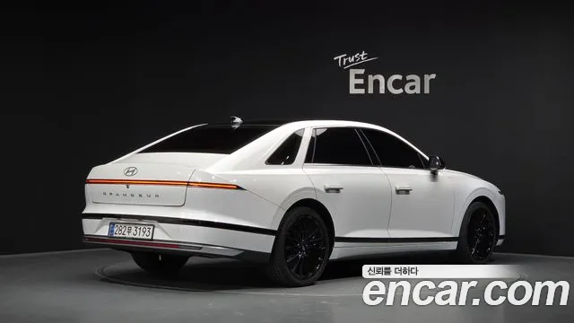 Hyundai Grandeur GN7 — Фото автомобиля 2