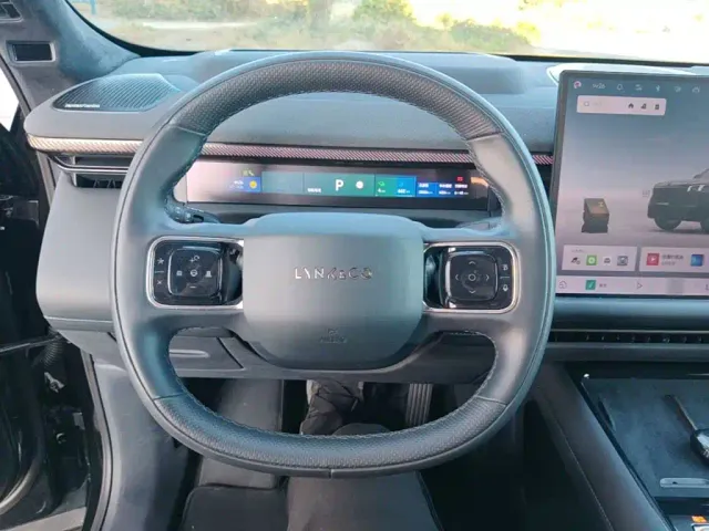 Lynk & Co Lynk & Co 900 2025 1.5T Ultra — Фото автомобиля 10