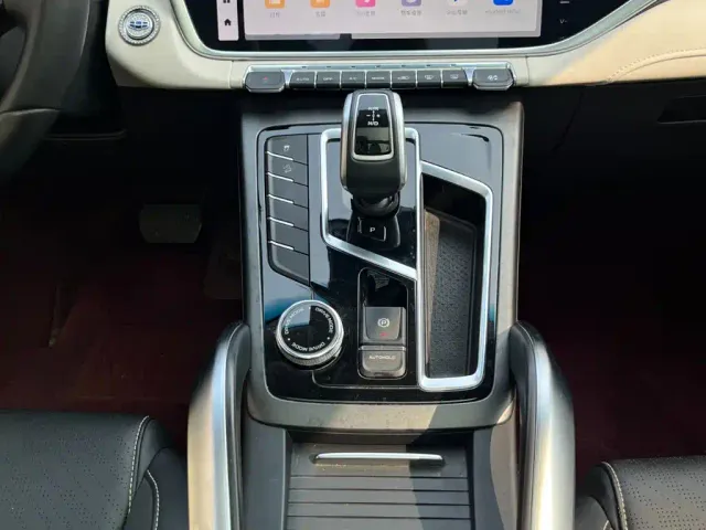 Geely Boyue — Фото автомобиля 15