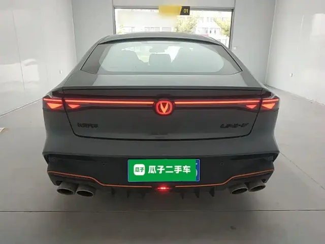 Changan UNI-V — Фото автомобиля 5