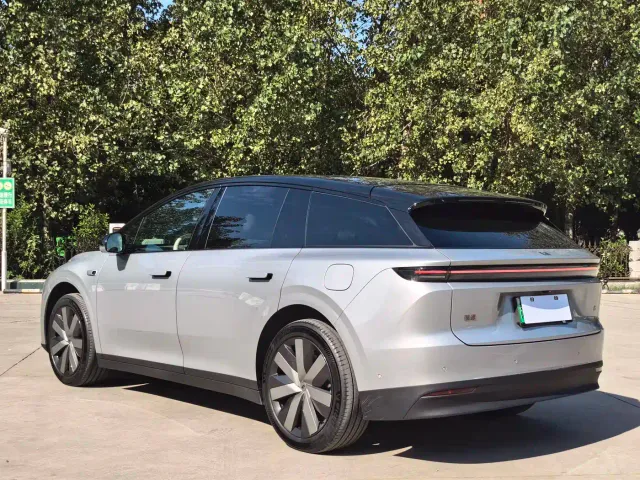 Li Auto i6 — Фото автомобиля 20