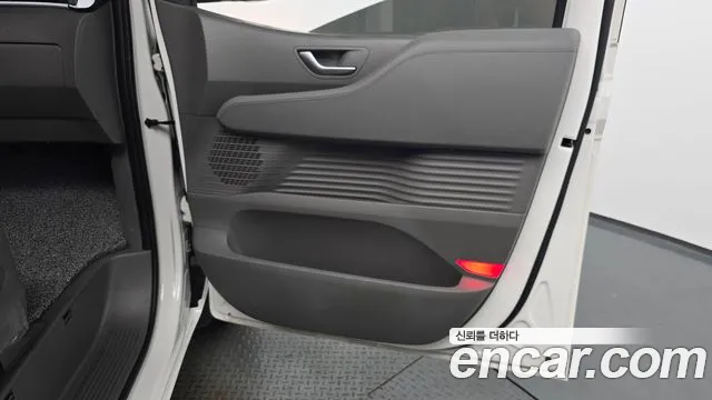 Hyundai Staria Staria 4WD Lounge 9 мест — Фото автомобиля 23
