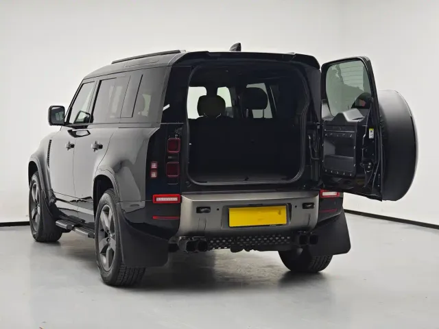 Land Rover Defender — Фото автомобиля 7