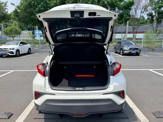 Toyota C-HR — Фото автомобиля 18