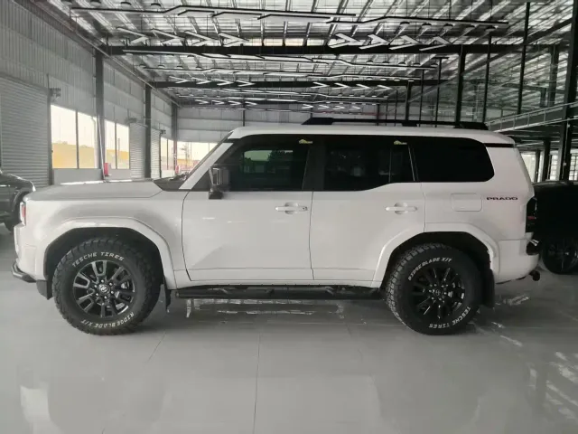Toyota Prado — Фото автомобиля 3