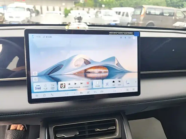 BYD Qin L — Фото автомобиля 12
