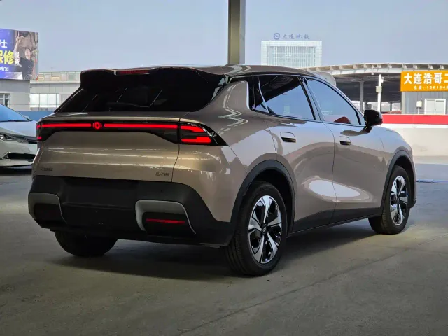 Changan Qiyuan Q05 — Фото автомобиля 4