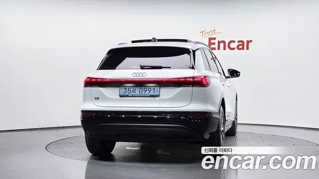 Audi Q6 e-tron — Фото автомобиля 4