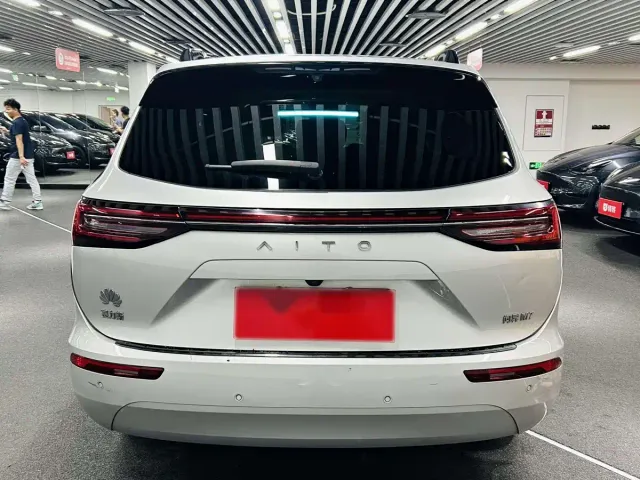 Aito M7 — Фото автомобиля 8