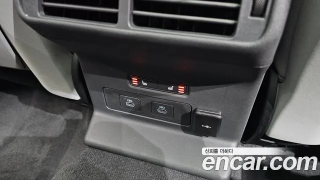 Land Rover Range Rover Velar — Фото автомобиля 18