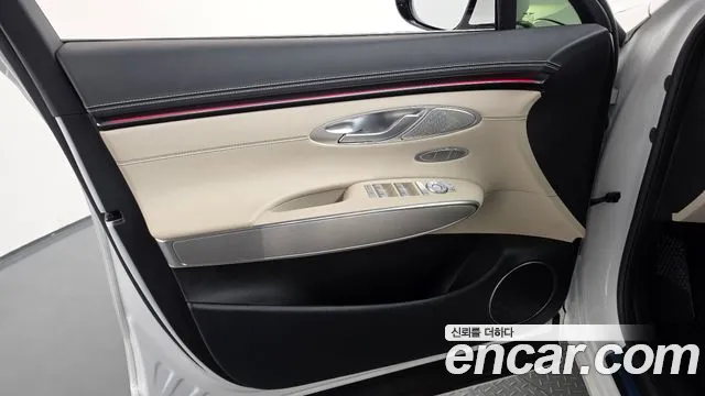 Genesis GV70 — Фото автомобиля 13