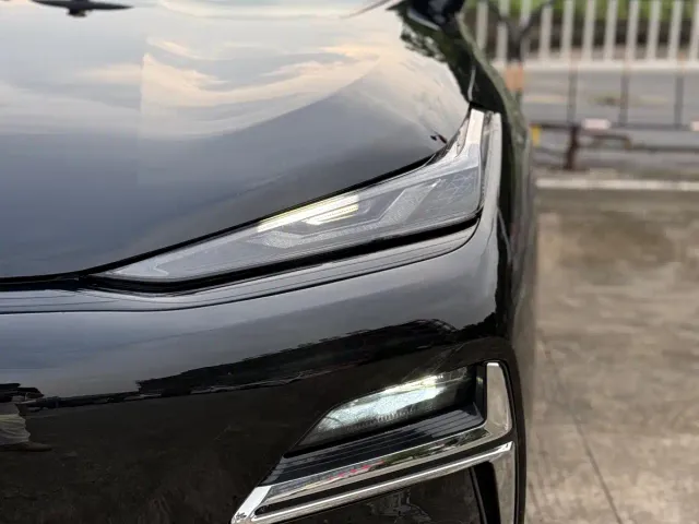 Geely Galaxy Galaxy Xingyao 8 — Фото автомобиля 4