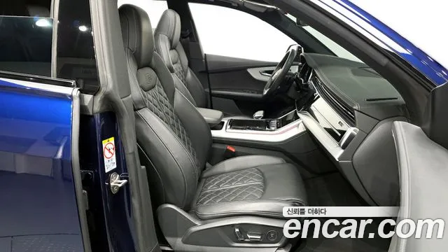 Audi Q8 55 TFSI quattro Premium — Фото автомобиля 11