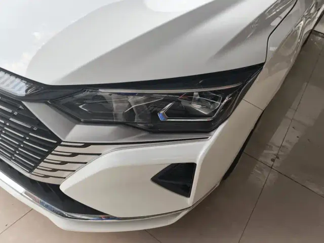 Dongfeng Yixuan MAX — Фото автомобиля 5