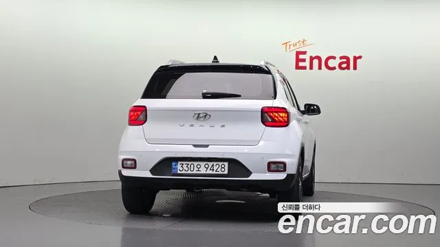 Hyundai Venue — Фото автомобиля 4